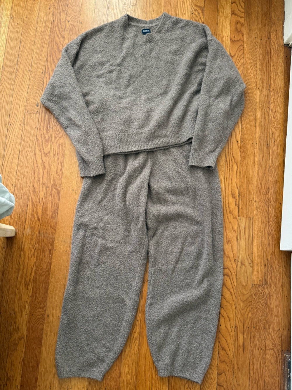 Cozy Two-Piece Knit Loungewear Set in Heather gray/brown